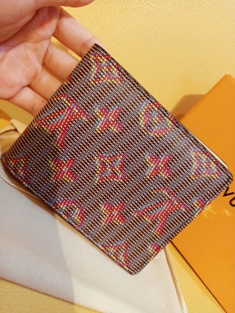 Japan Preloved Lv by fold wallet (Category: Luxury Bags & Wallets) located in Cebu City. Submitted by day.98 (Listing ID 1243138899, Image 2). Description: selected from japan surplus genuine leathe coded with box no flaws.