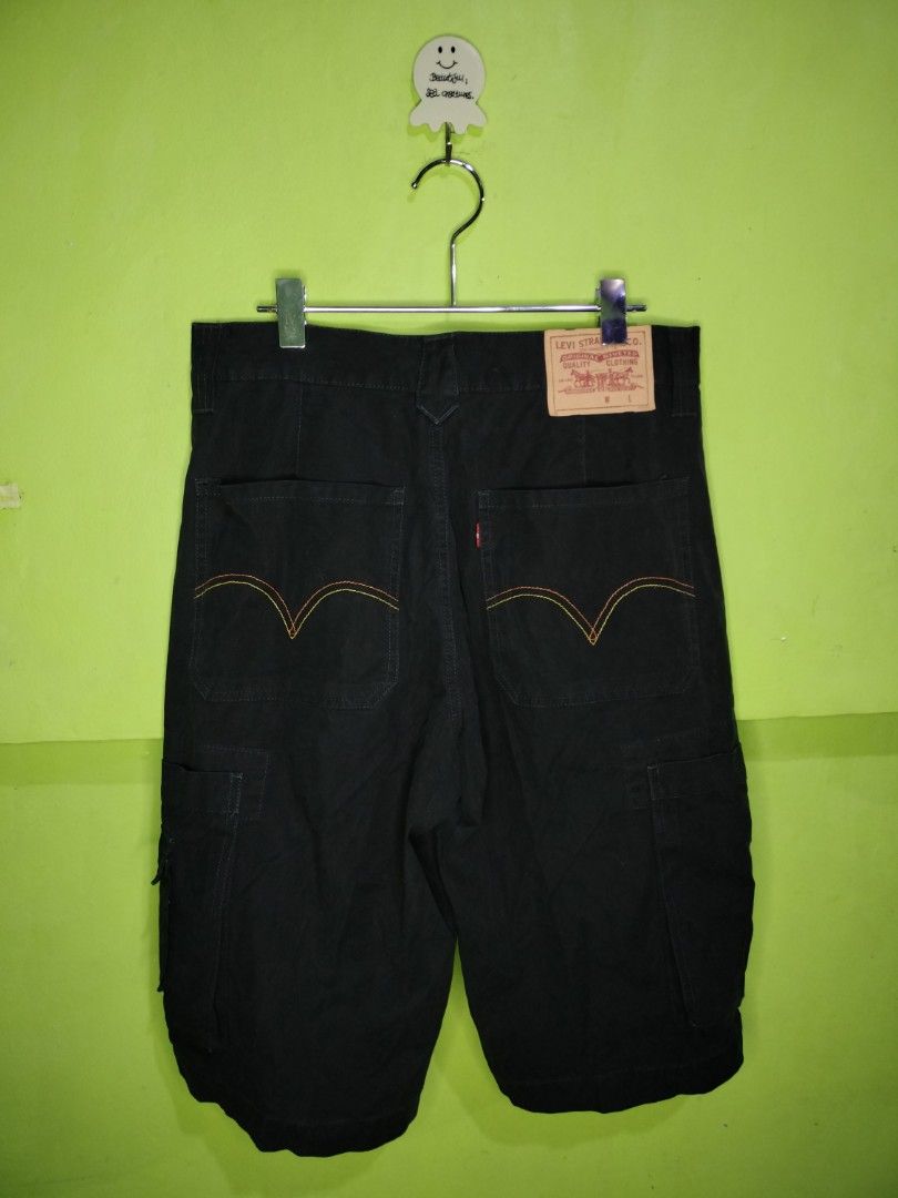 Levis Cargo Short on Carousell