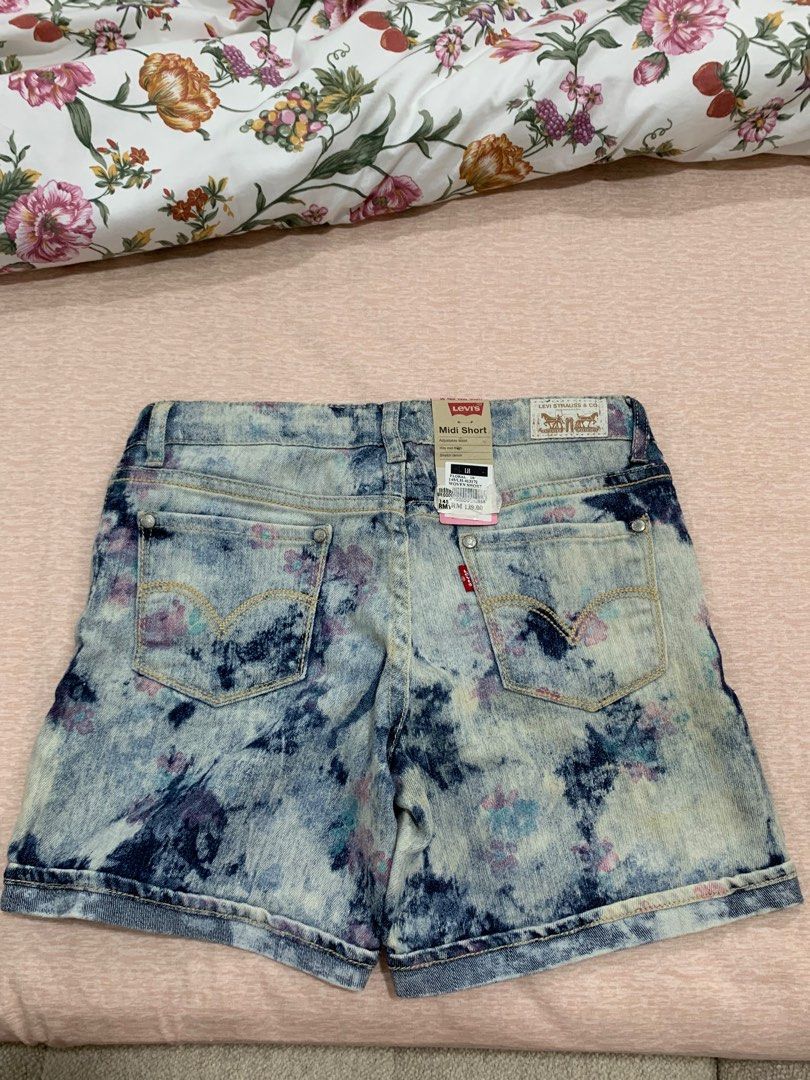BNWT Levi's Regular MIdi Denim Shorts, Women's Fashion, Bottoms