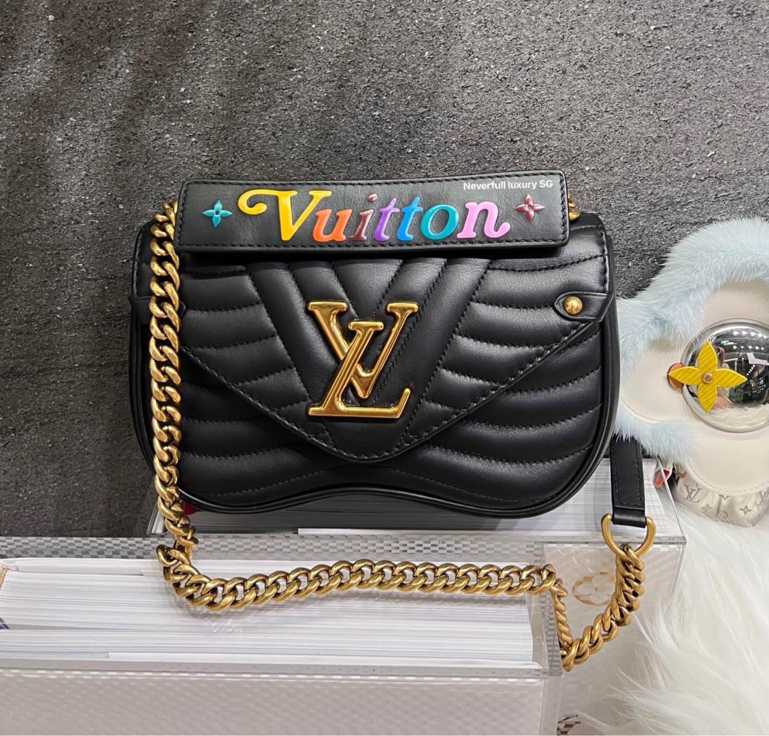 Louis Vuitton Lockme Chain PM Bag Black Calfskin Antique GHW, Luxury, Bags  & Wallets on Carousell