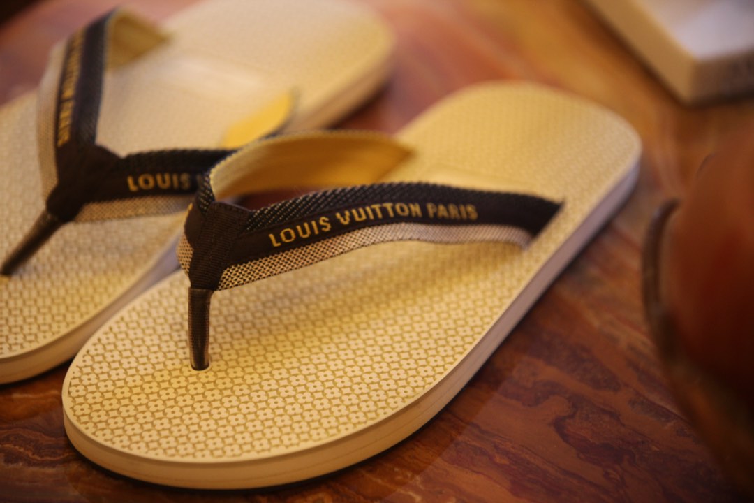 Louis Vuitton slippers LV man Luxuries Luxury Sneakers