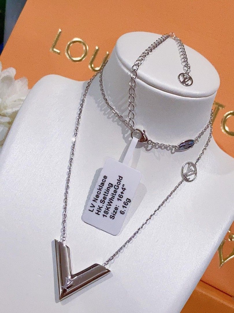 Louis Vuitton LV Essential V Necklace, Women's Fashion, Jewelry &  Organisers, Necklaces on Carousell