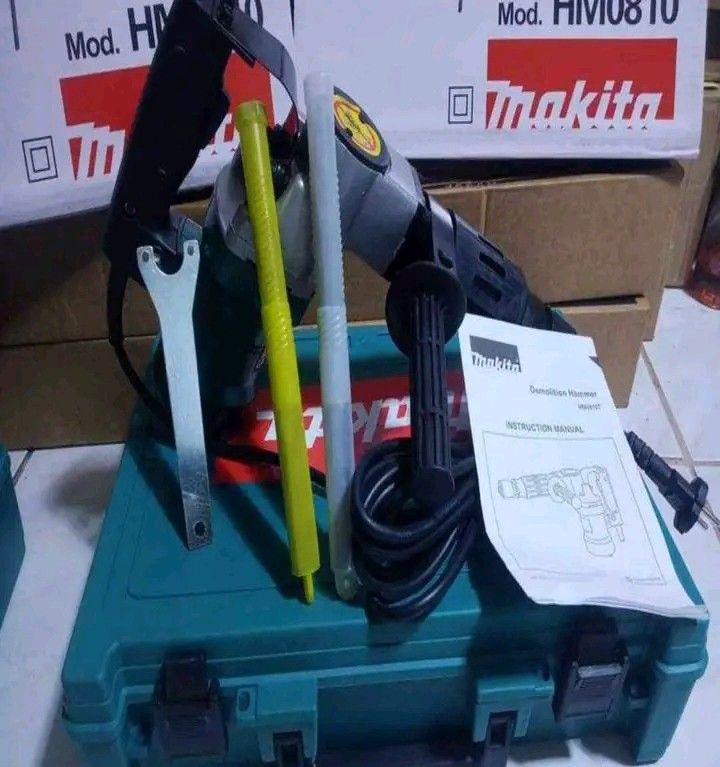 MAKITA CHIPPING GUN (Category: Construction Tools & Equipment) located in Valenzuela. Submitted by toyonganmarife487 (Listing ID 1243104169, Image 2). Description: Brand new Heavy duty Good quality free delivery cod/cop Nationwide Pm me for fast transaction or call me 09563861011.