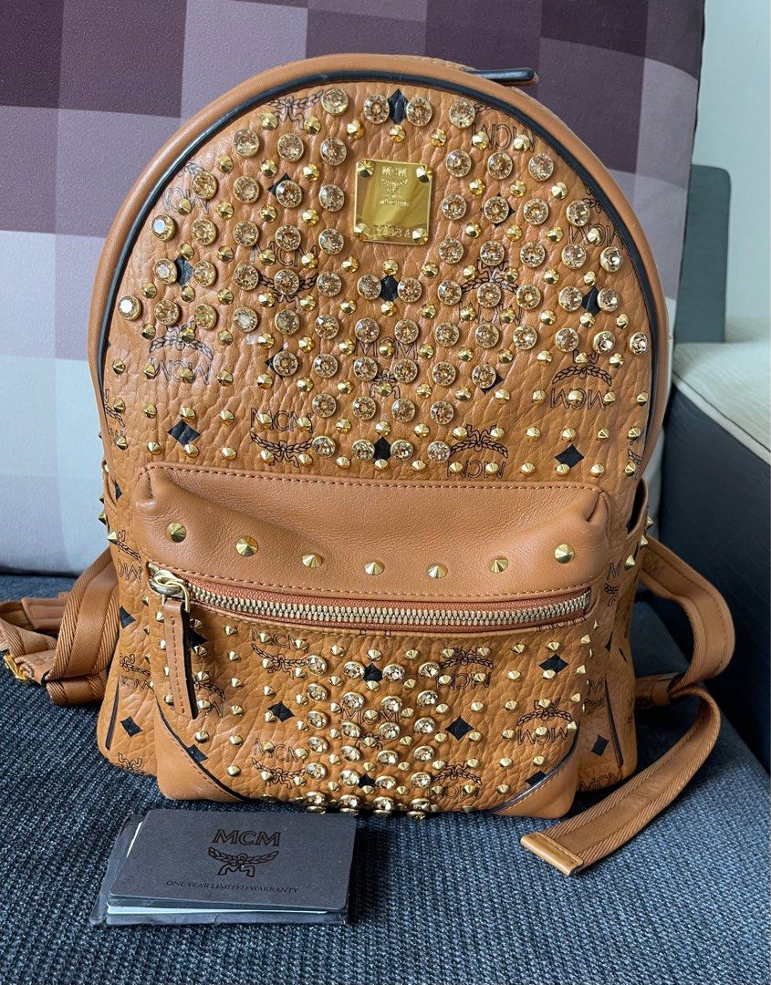 Mcm backpack size m discount