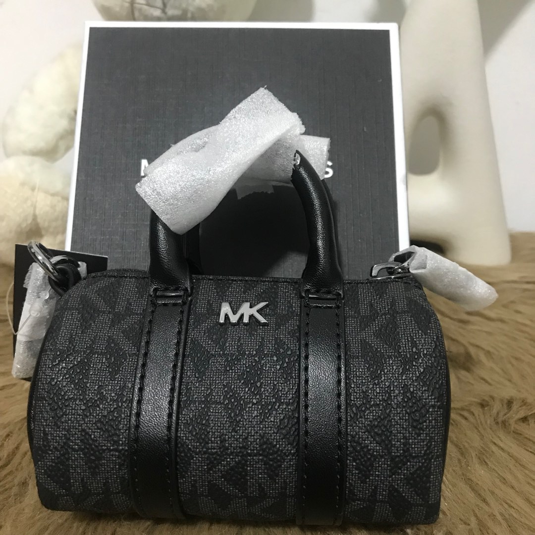Michael Kors coin purse/micro duffle key fob on Carousell