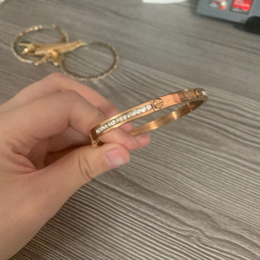 Michael kors 2025 diamond bangle