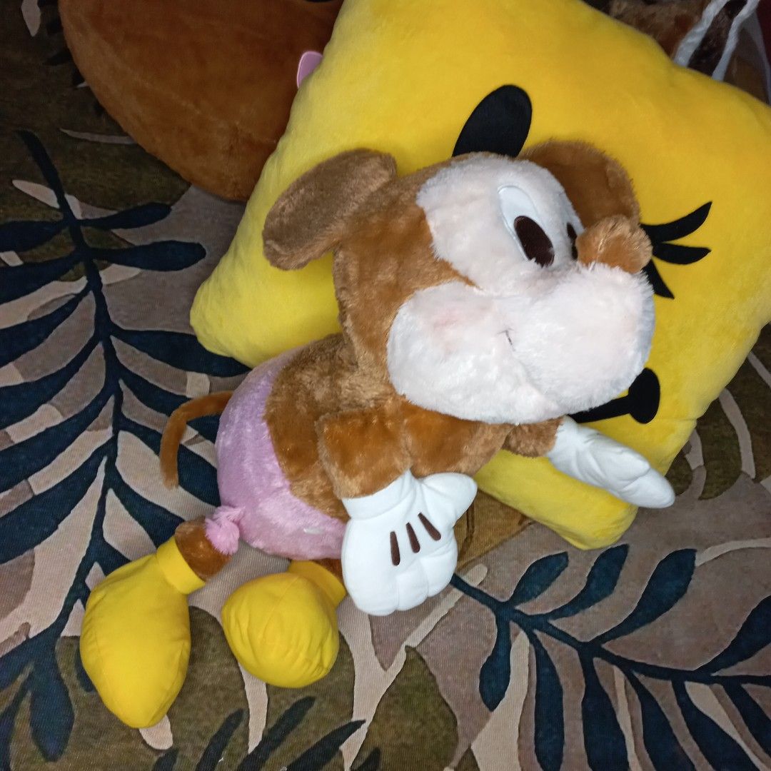 Minnie Mouse Plush Pink (Category: Plushies & Soft Toys) located in Bontoc. Submitted by shaneebhee (Listing ID 1243232502, Image 1). Description: Excellent condition to Like new with no stains and rips of any kind 🎁 Giftable item 💰 MOP: GCash 🚛 JnT/JRS (shouldered by buyer) 🧐 see detailed pictures for condition.