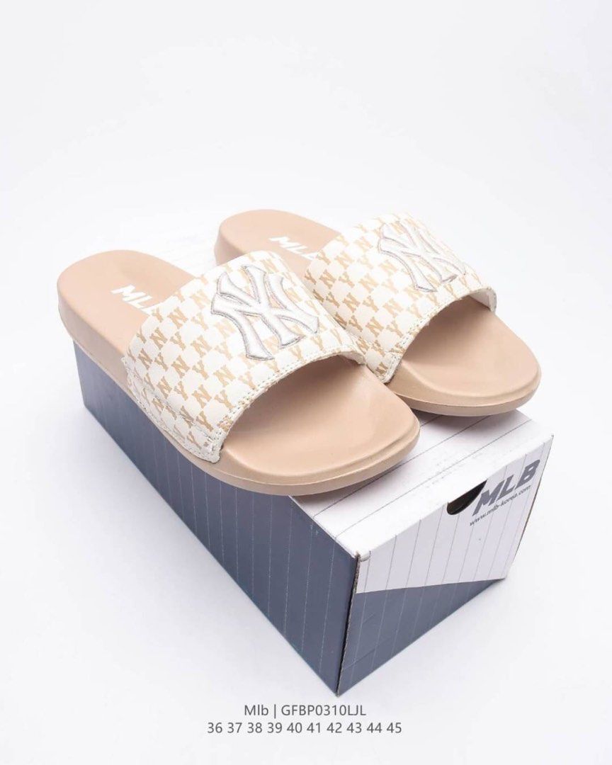 MLB Men s and women s slippers. EU Size 36 37 38 39 40 41 42 43