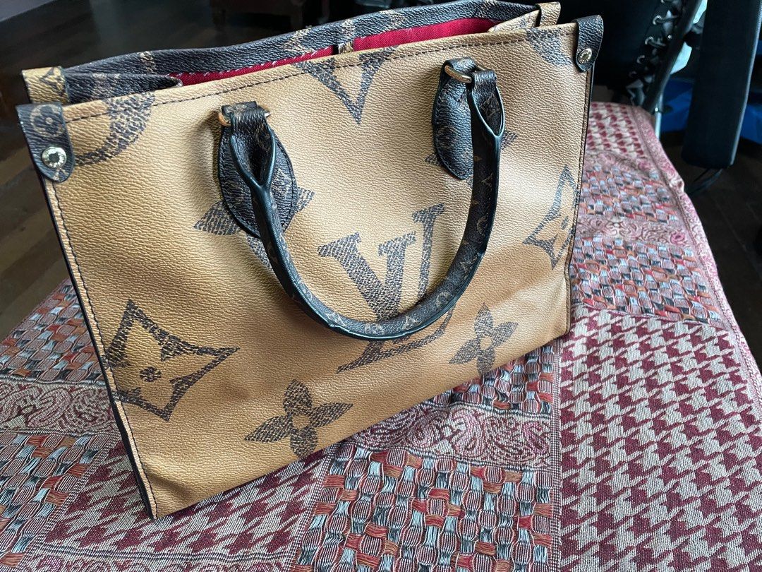 Louis vuitton reversible hotsell purse