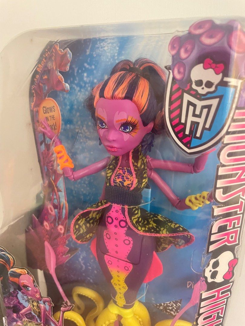 Monster High Great Scarrier Reef Kala Mer ri Glows in the Dark Carousell