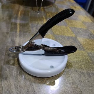 Nail clipper for dogs