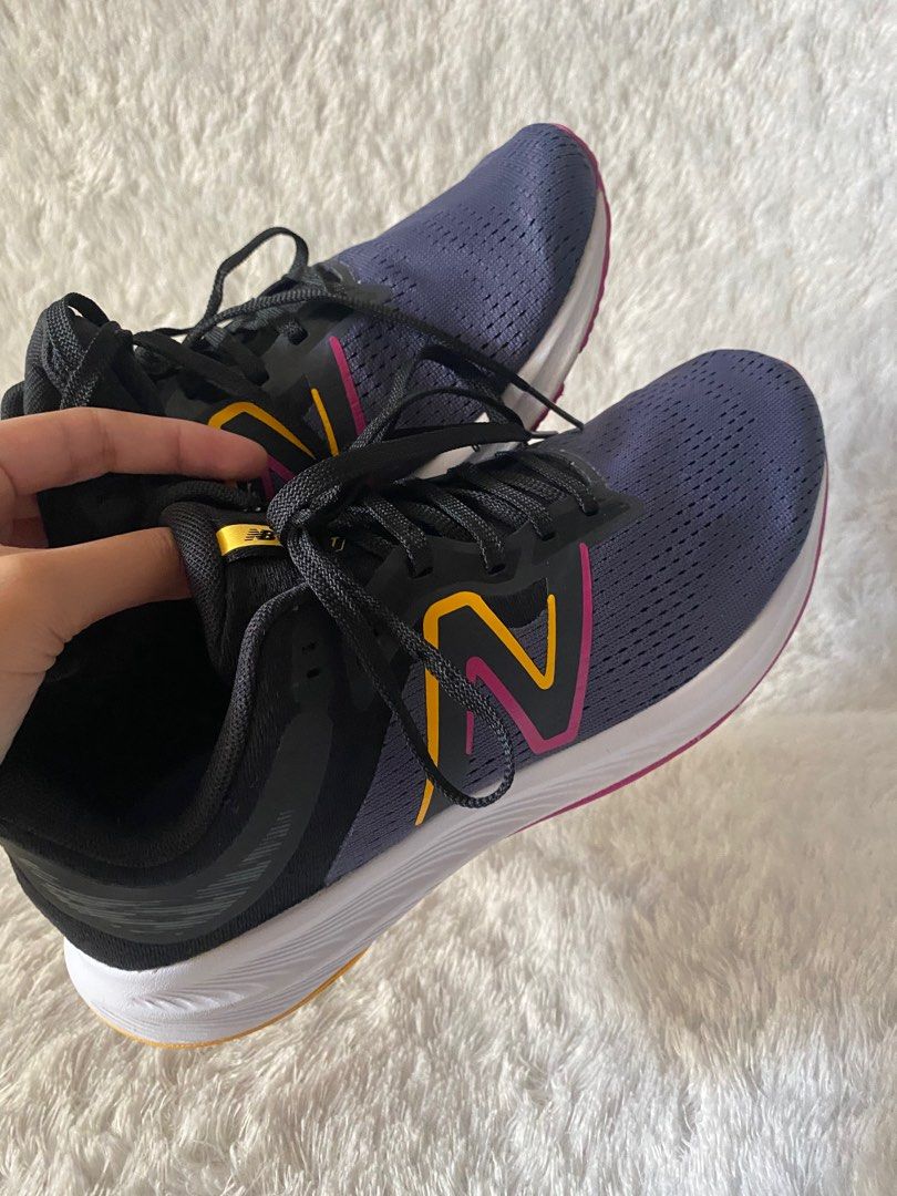 NB running shoes, Fesyen Pria, Sepatu , Sneakers di Carousell