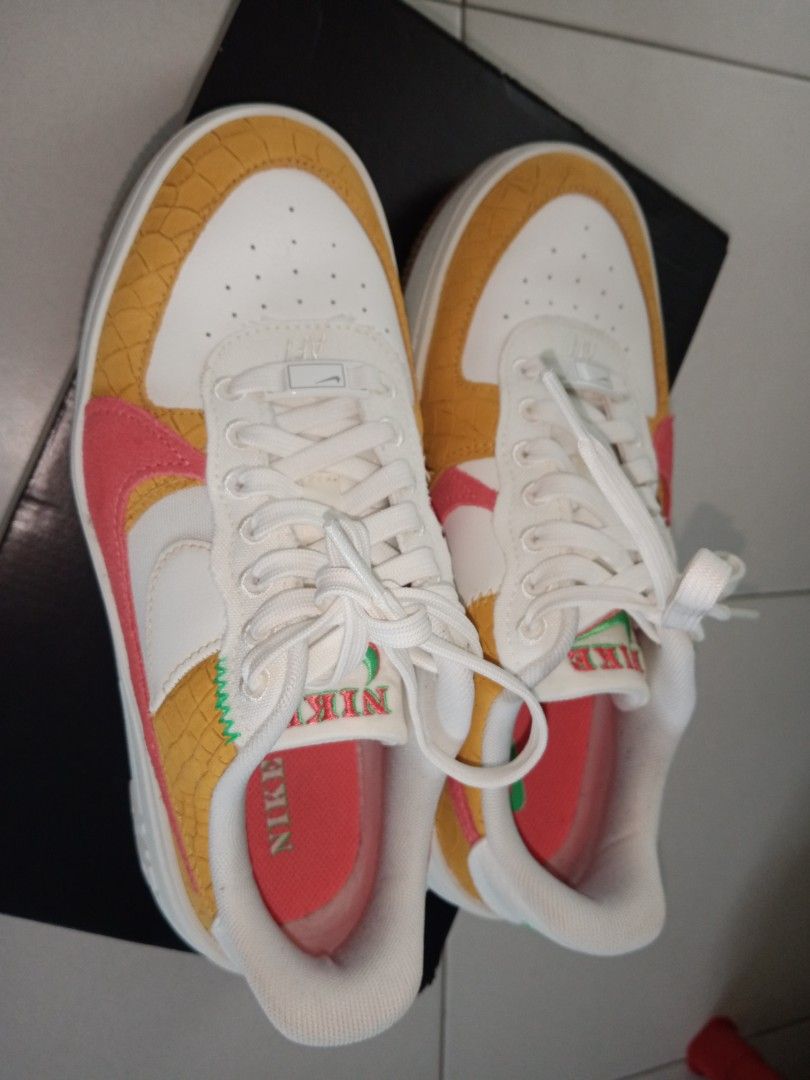 Air force 1 7 lv8 womens hotsell