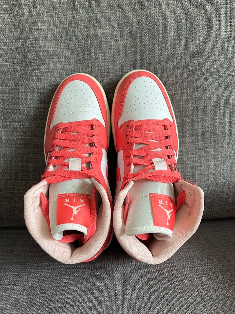 Air jordan 1 discount mid crimson pulse