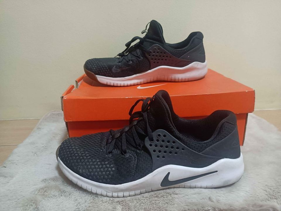 Nike free top tr v8 grey
