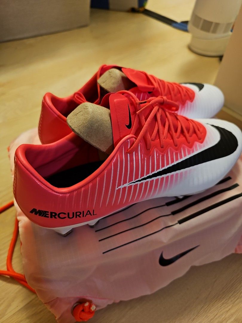 mercurial soccer boot