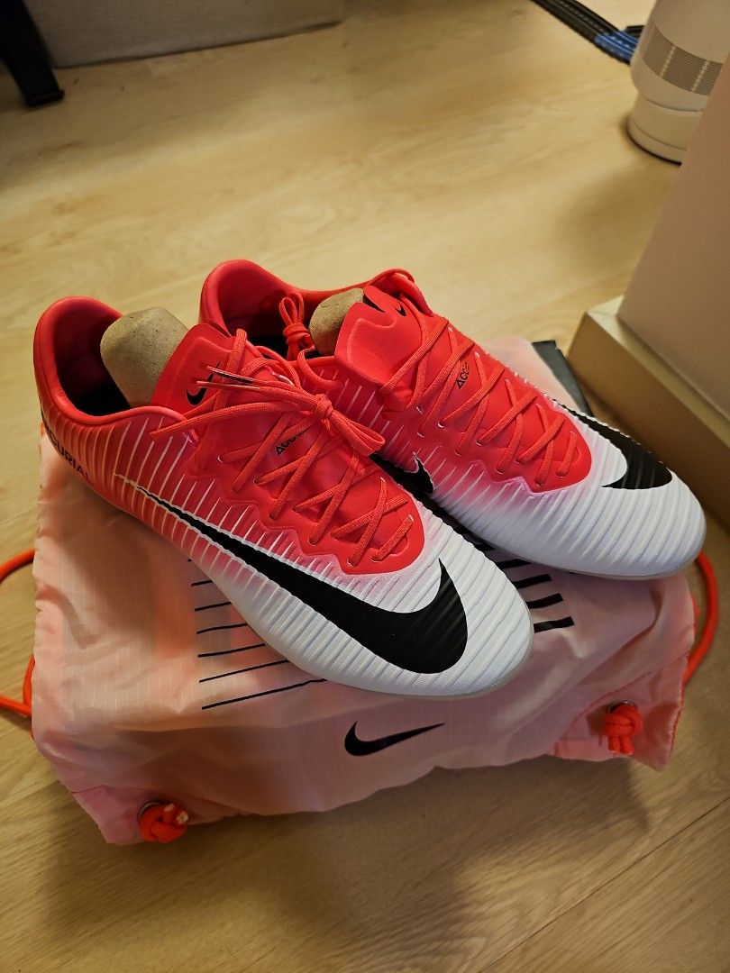 mercurial soccer boot