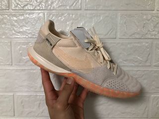 （分類：）位於 。 由 505ballboot 提交（商品編號 1242778222，圖片 1）。簡介： 。
