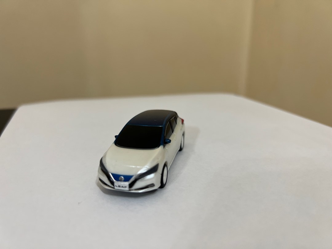 Nissan leaf diecast on sale