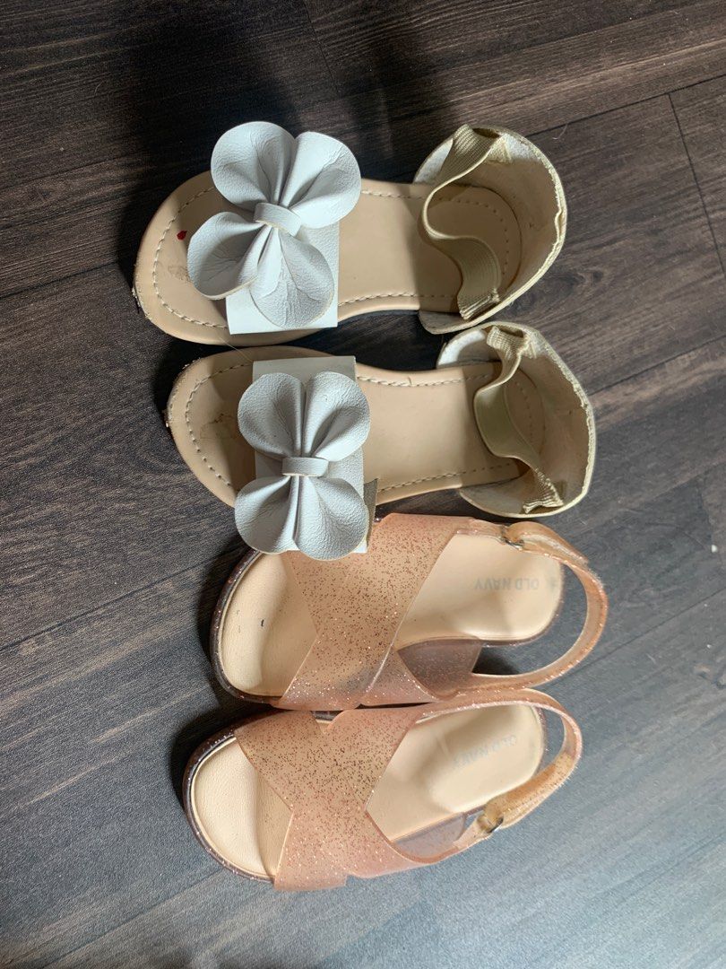 Old navy jelly hotsell sandals baby