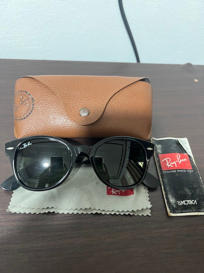 Original Ray Ban rounded wayfarer Women s Fashion Watches