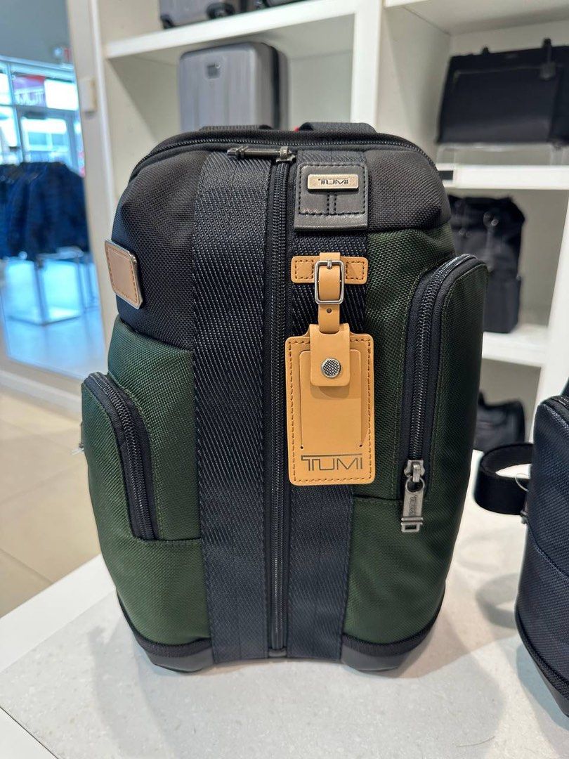 Harga tumi deals sling bag