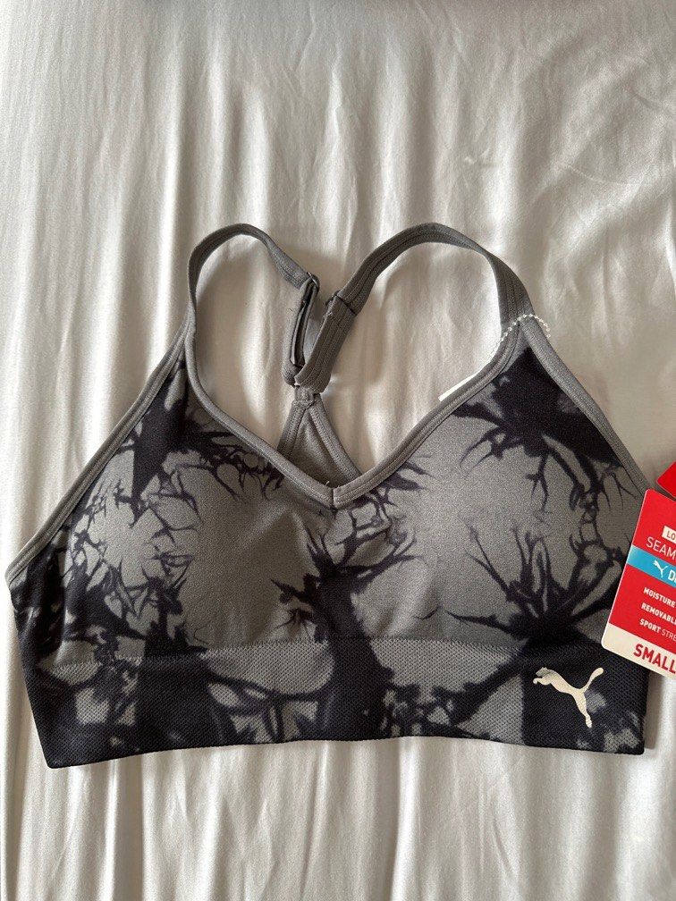 Puma Sports bra (Category: Activewear) located in Quezon City. Submitted by namaroo (Listing ID 1243149670, Image 1). Description: Retails $28 ~ ₱1521.69.
