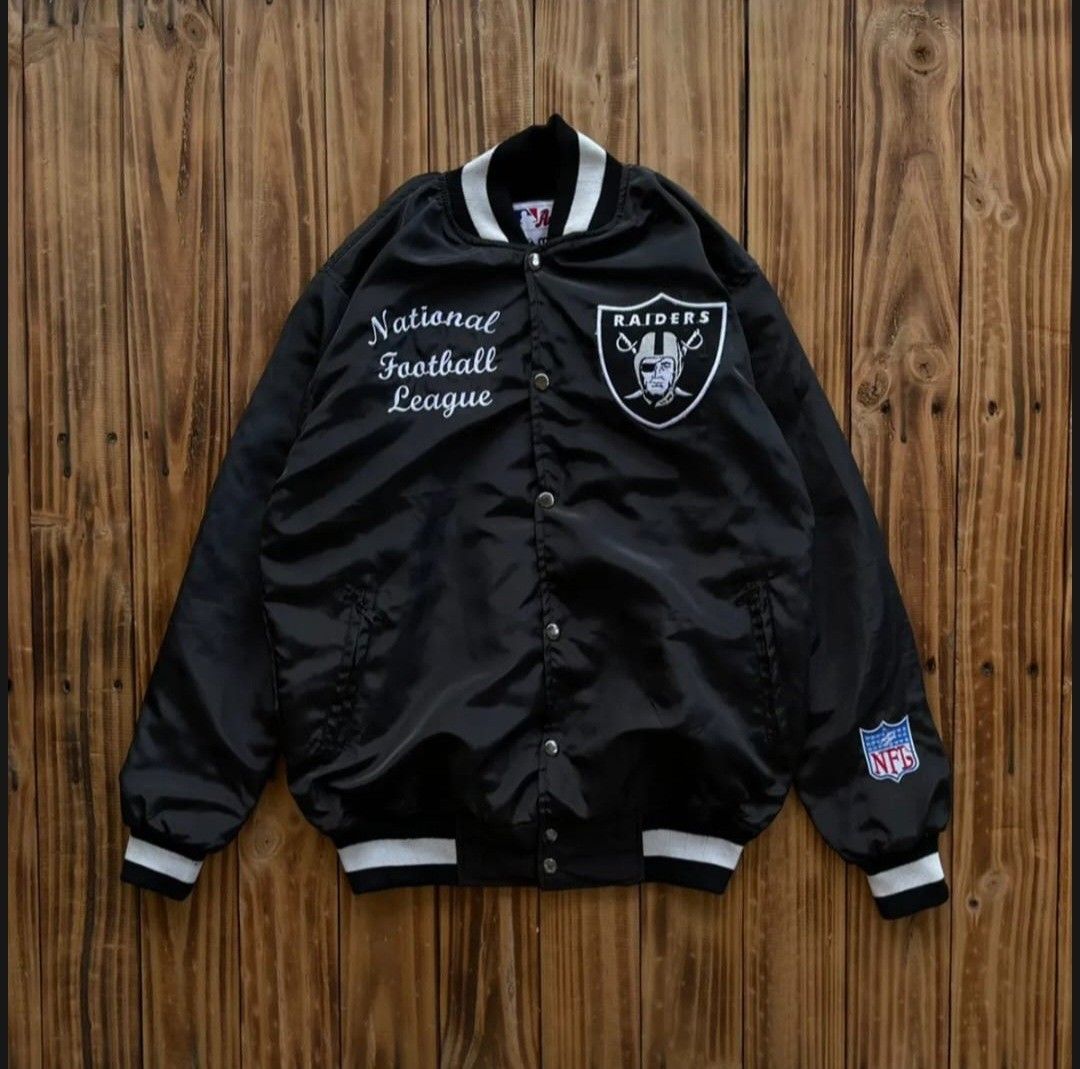 Raiders jacket preoder (Category: Coats, Jackets and Outerwear) located in Singapore. Submitted by joeflywings (Listing ID 1243257118, Image 1). Description: preoder M to XL.