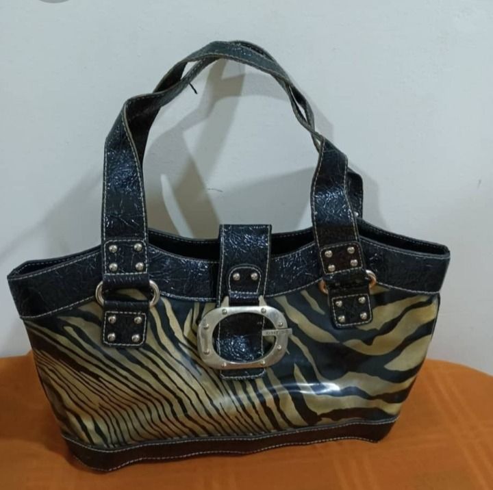 Guess shoulder bag sale 2025