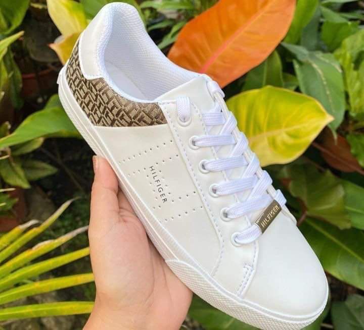 Sale Authentic tommy hilfiger shoes size 8.5 9.5 10 Women s