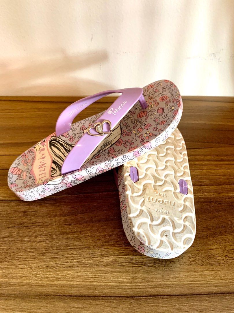Sandal pantai rumah beach wear karet anti air nyaman enak dipakai princess disney flat shoes on