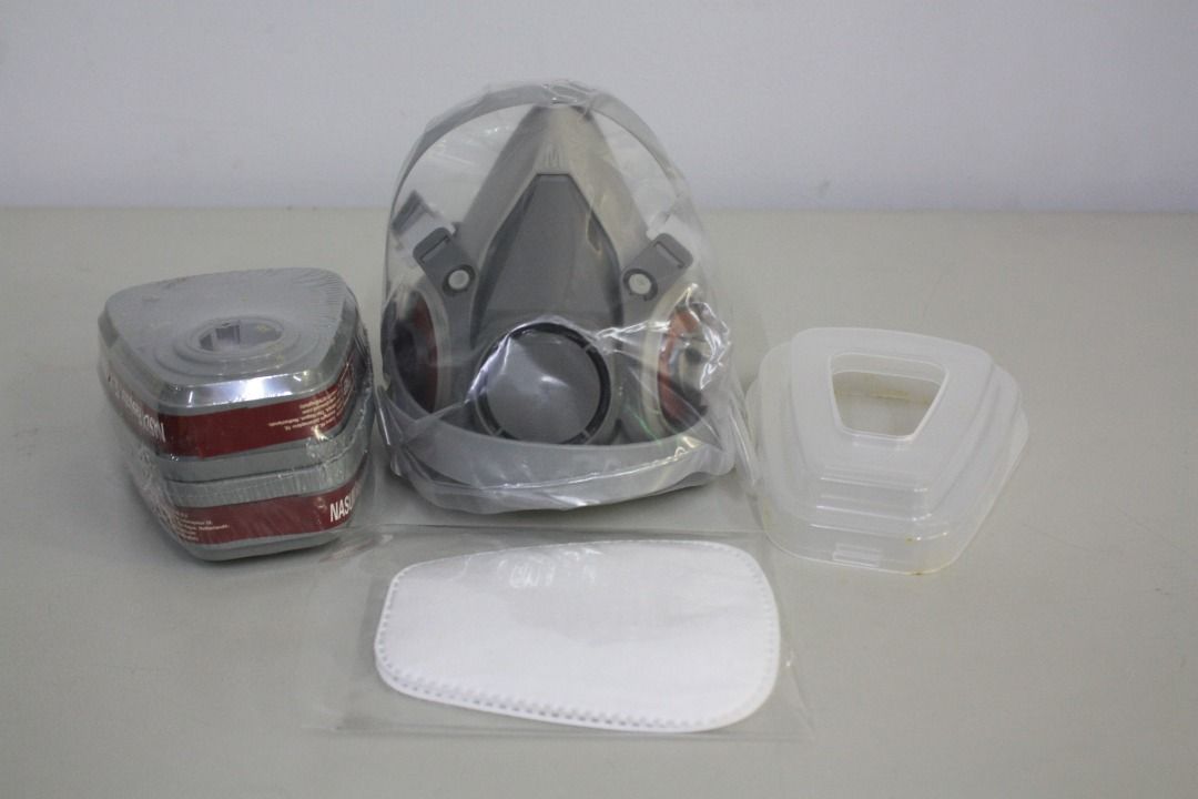 Savior Half Mask Respirator (Dual Breathing Valve) on Carousell