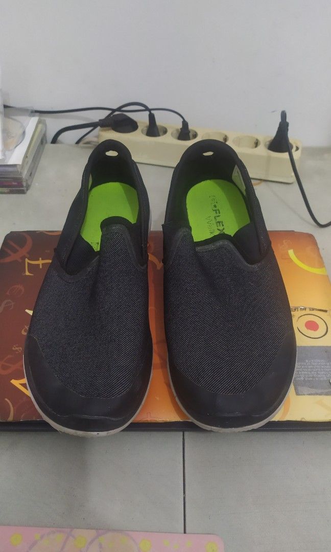 SEPATU SNEAKER SKECHERS GO FLEX EXECUTIVE SIZE 42 5 Fesyen Pria