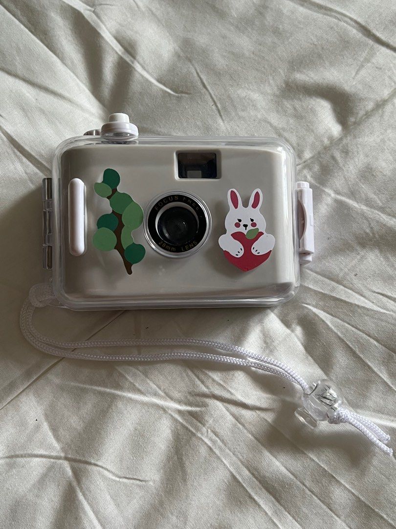 Shutter Up Film Camera (Farm Edition), Photography, Cameras on Carousell