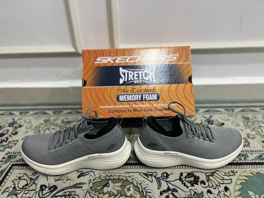 Skechers Air - Cooled memory foam size: 7