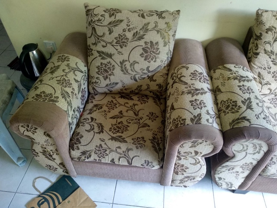 Sofas for FREE (self pickup), Furniture & Home Living, Furniture, Sofas