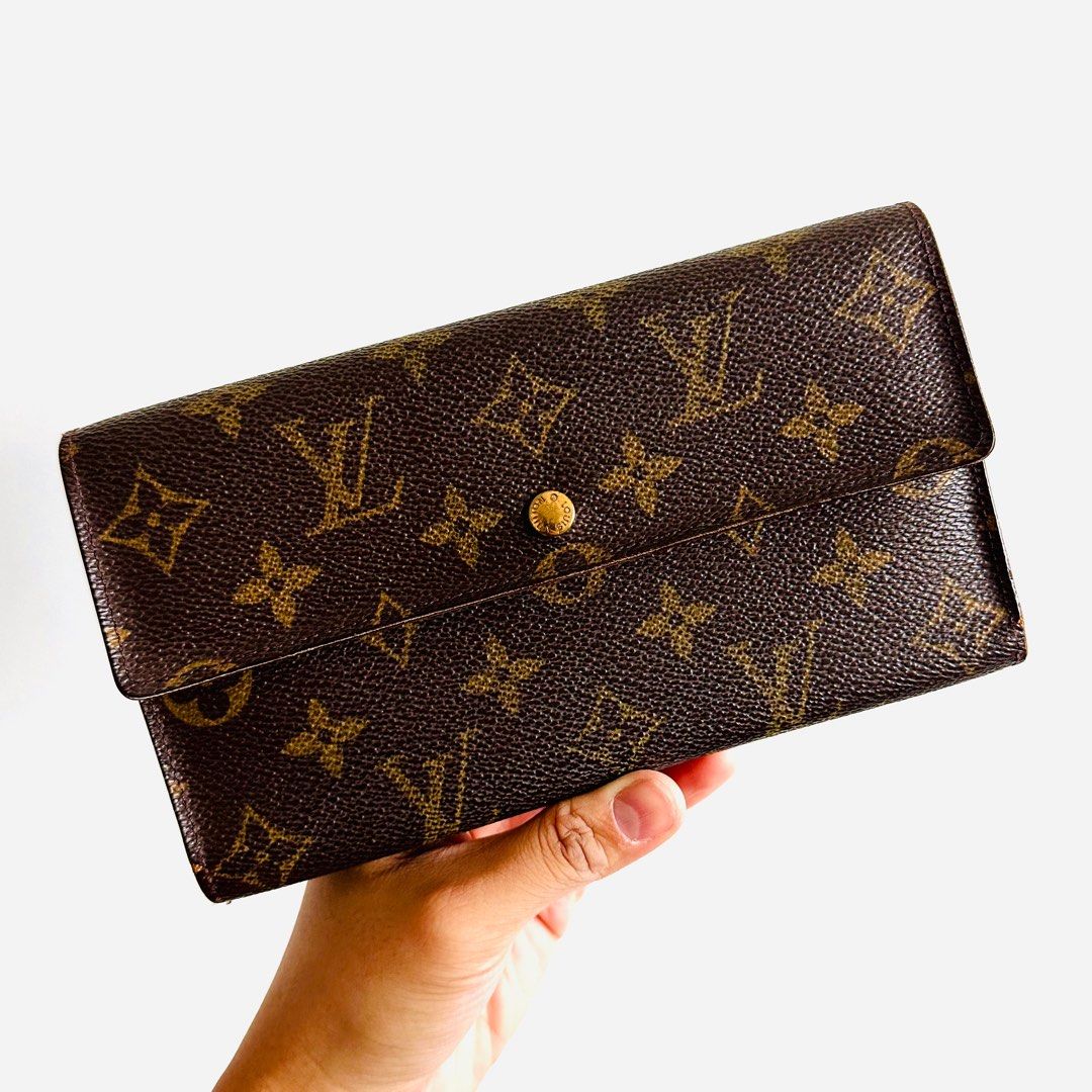 LOUIS VUITTON SARAH WALLET with long chain, Luxury, Bags & Wallets on  Carousell