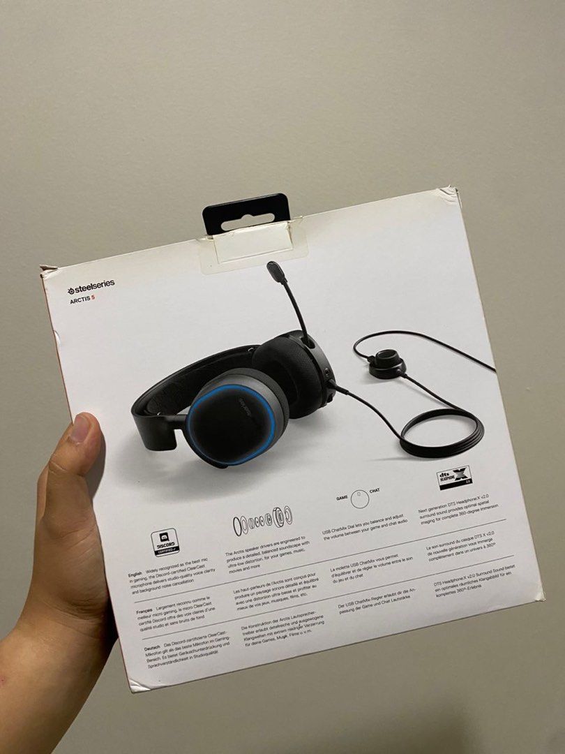 Steelseries arctis 5 store vs logitech g633