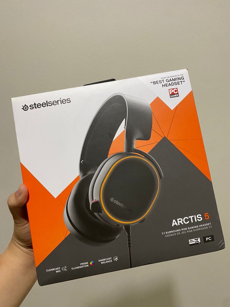 Logitech g633 vs best sale steelseries arctis 5