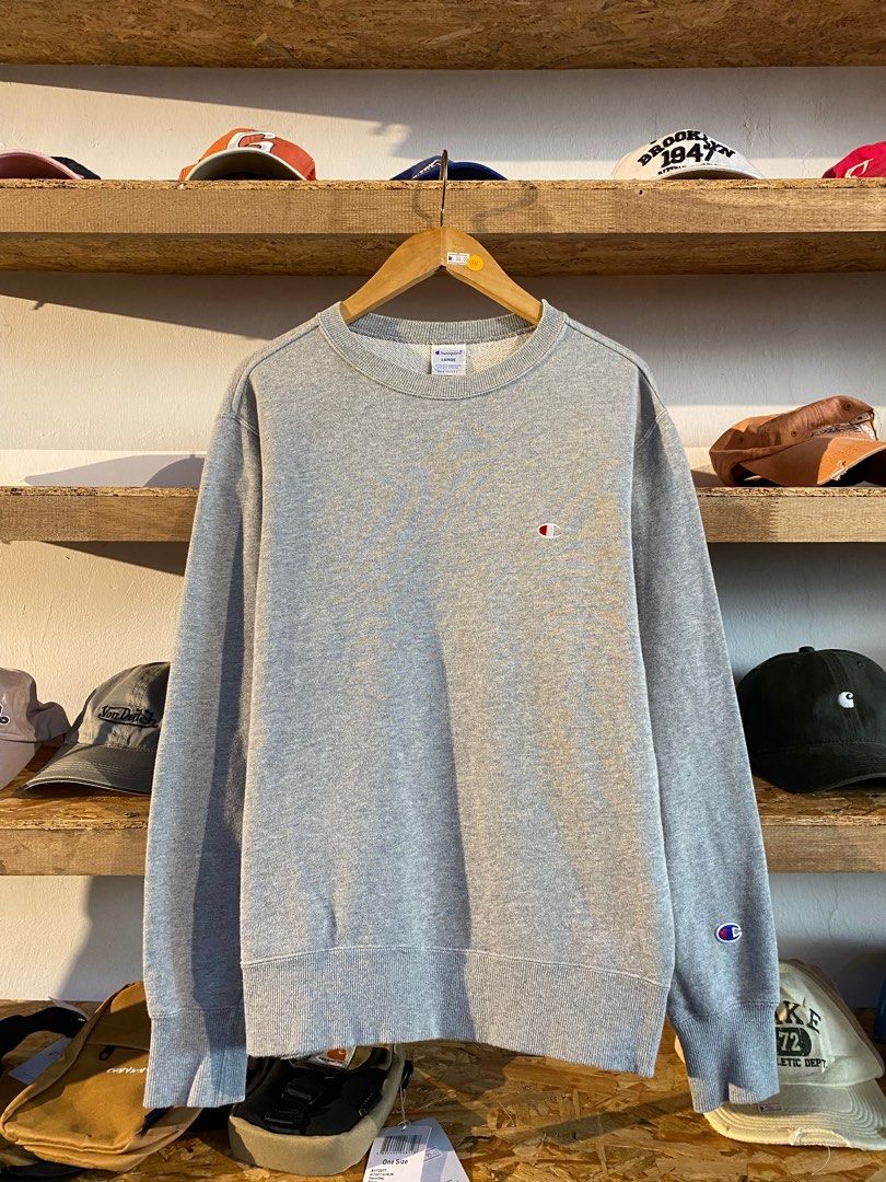 Sweatshirt Champion Vintage Made In USA, Men's Fashion, Tops u0026 Sets,  Hoodies on Carousell