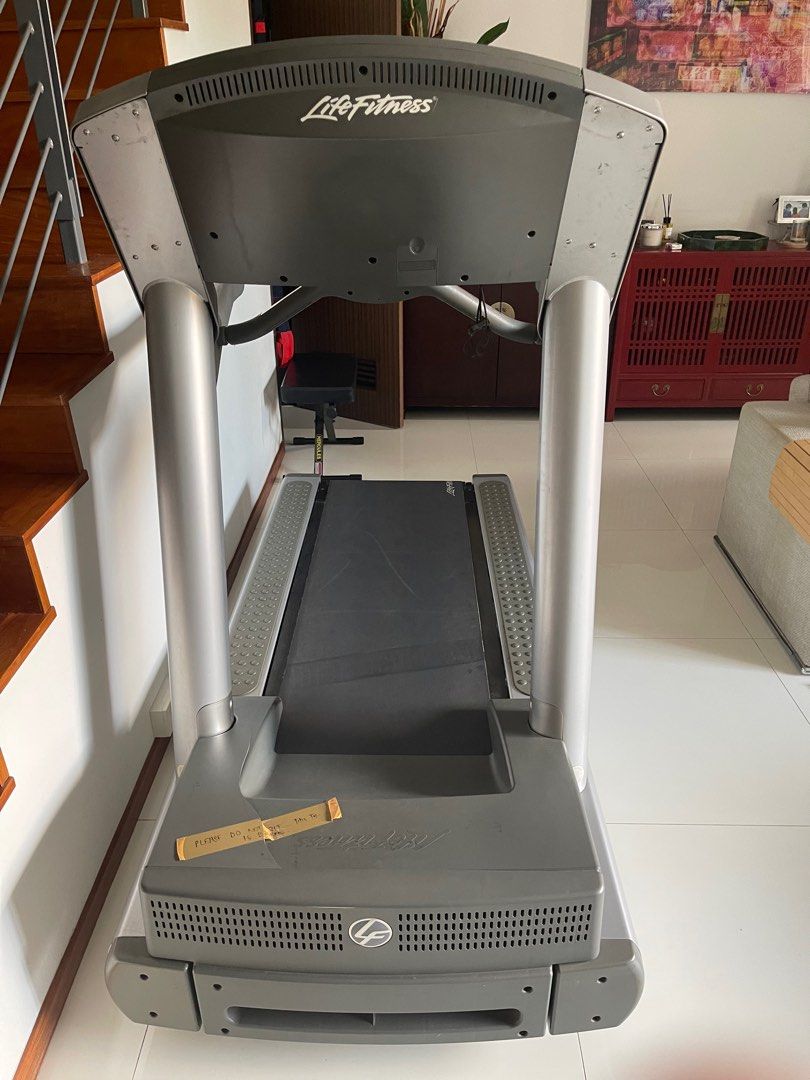 Life fitness t9i online treadmill