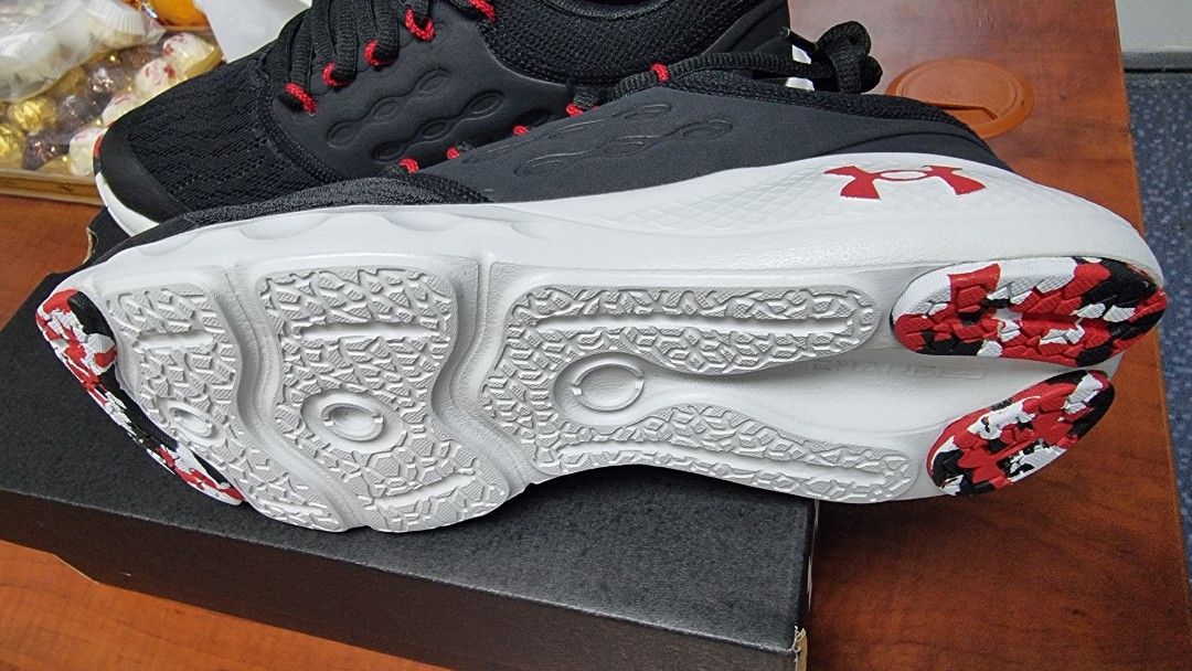 Under armour outlet kids runners