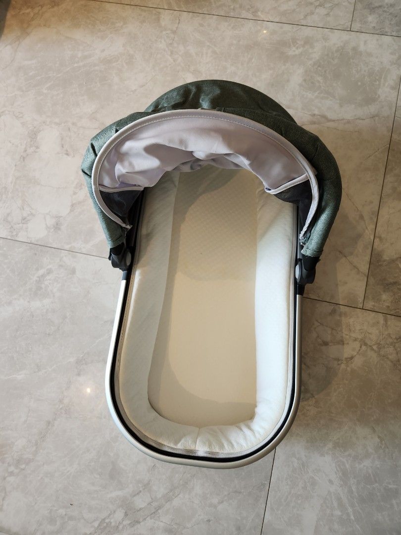 UPPAbaby V2, Babies & Kids, Going Out, Strollers on Carousell