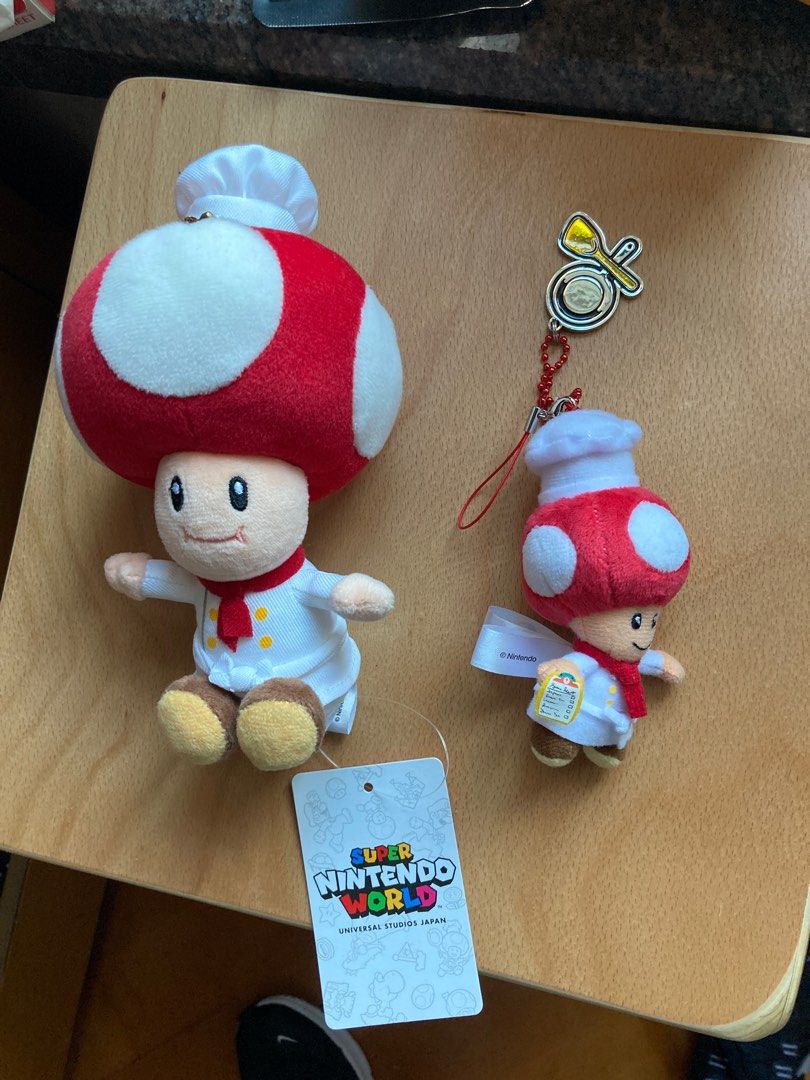 USJ super mario 菇鎖匙扣2個, 興趣及遊戲, 玩具& 遊戲類- Carousell