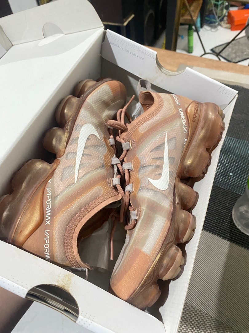 Vapormax womens size 7 top