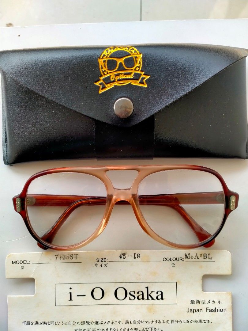 Vintage 1970s Aviator Glasses Brand: American Optical/AO Flexi-Fit