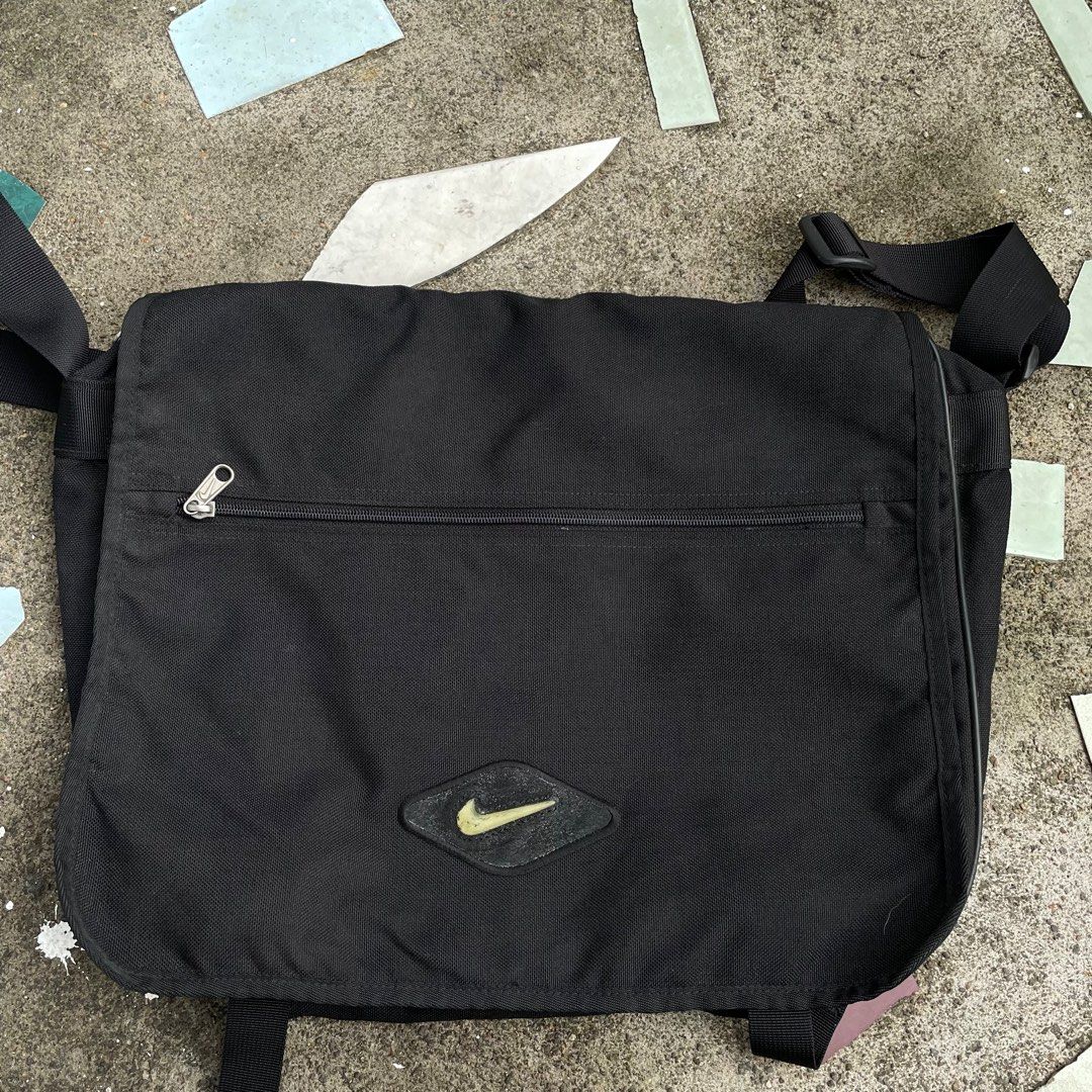 mens nike messenger bag