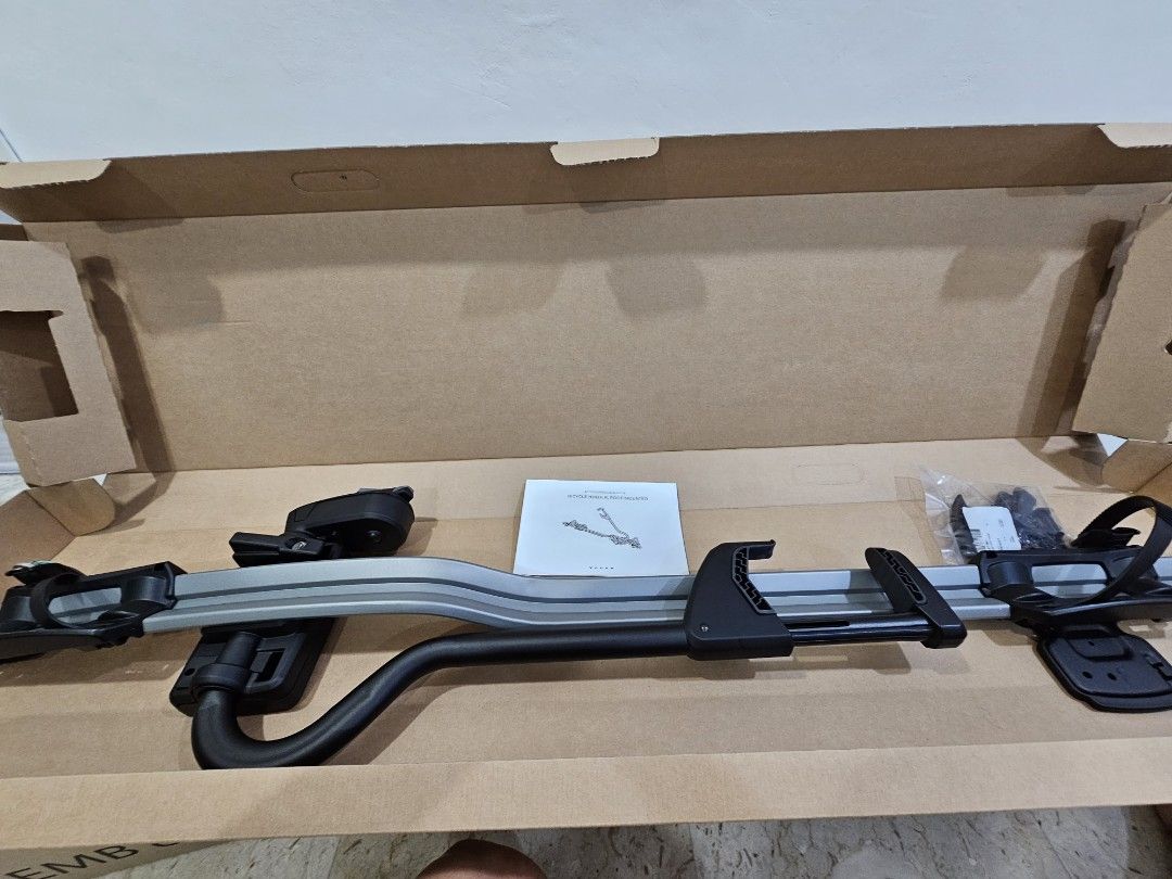 Volvo XC40 2023 model load carrier and 2 x bike rack, Car Accessories