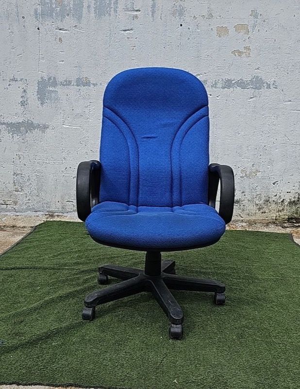 W45E Kerusi Ofis Beroda High Back Height Adjustable Arm Chair w/wheel