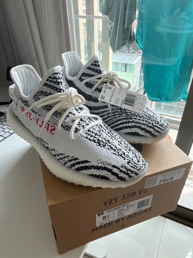 Yeezy Boost 350 V2 Zebra, Men's Fashion, Footwear, Sneakers on Carousell